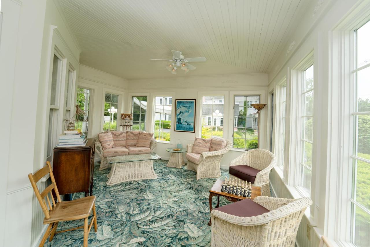 Yelton Manor Bed And Breakfast South Haven Esterno foto