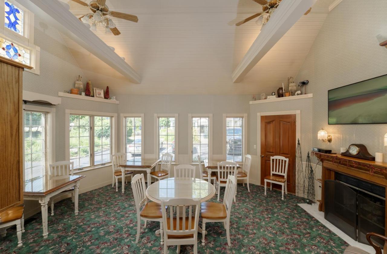 Yelton Manor Bed And Breakfast South Haven Esterno foto