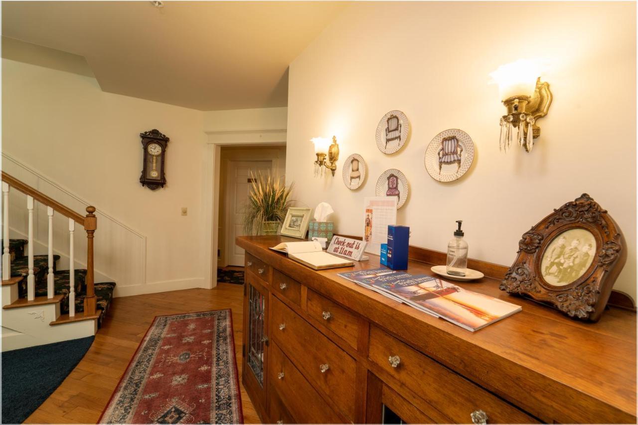 Yelton Manor Bed And Breakfast South Haven Esterno foto