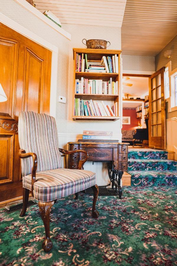 Yelton Manor Bed And Breakfast South Haven Esterno foto