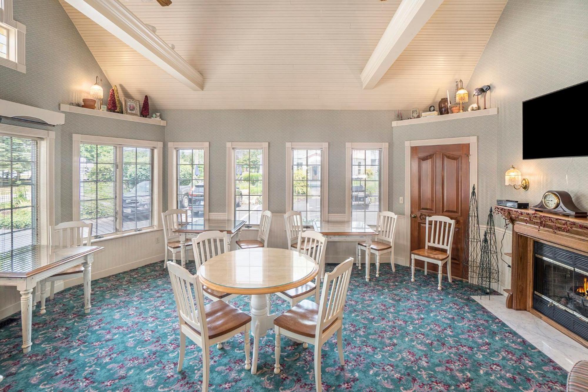 Yelton Manor Bed And Breakfast South Haven Esterno foto