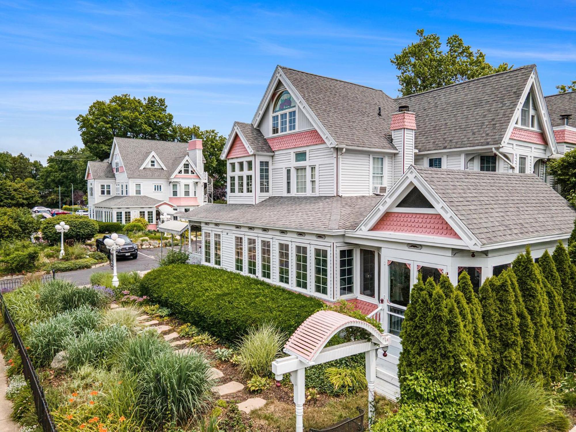 Yelton Manor Bed And Breakfast South Haven Esterno foto