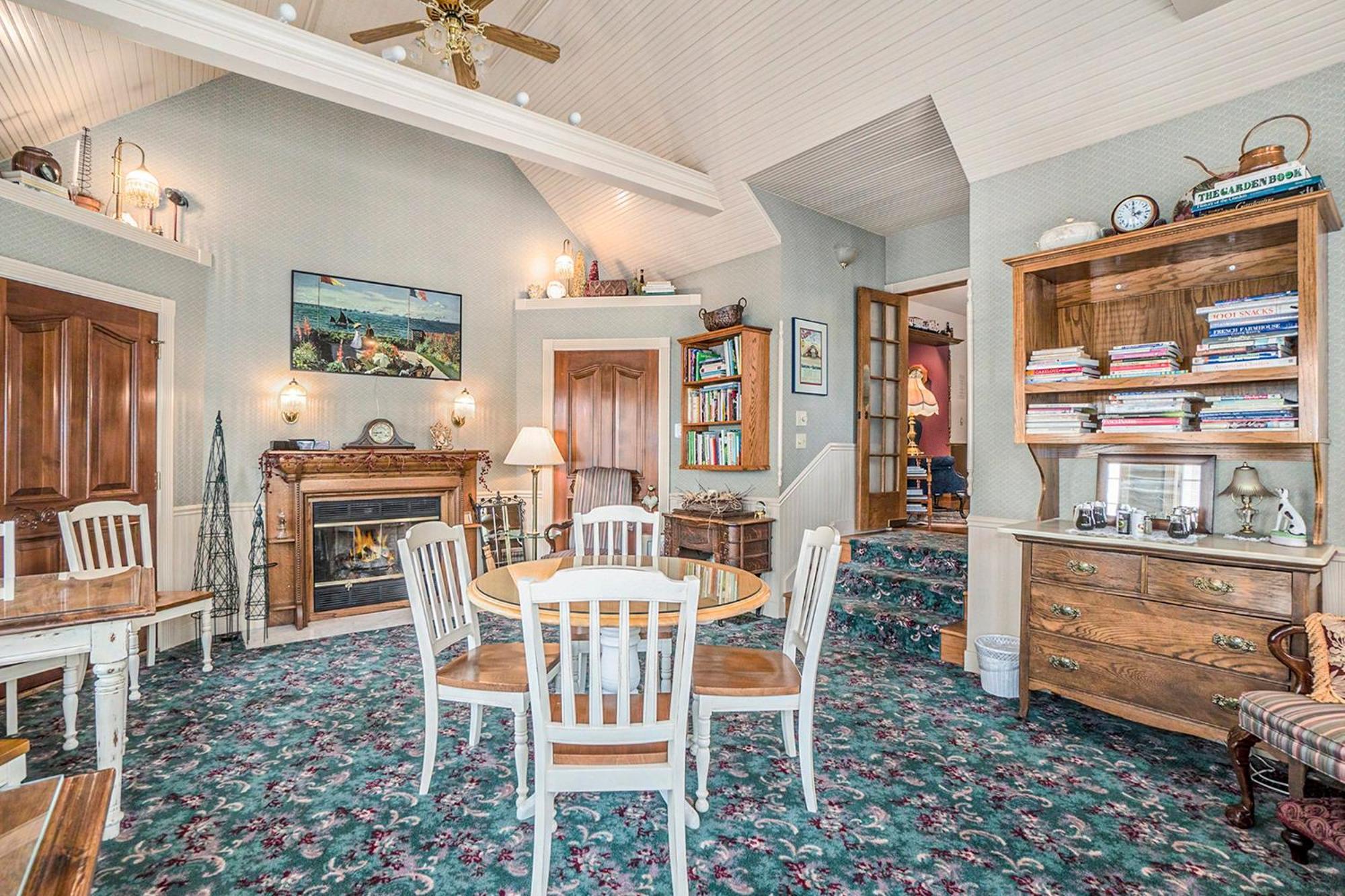 Yelton Manor Bed And Breakfast South Haven Esterno foto