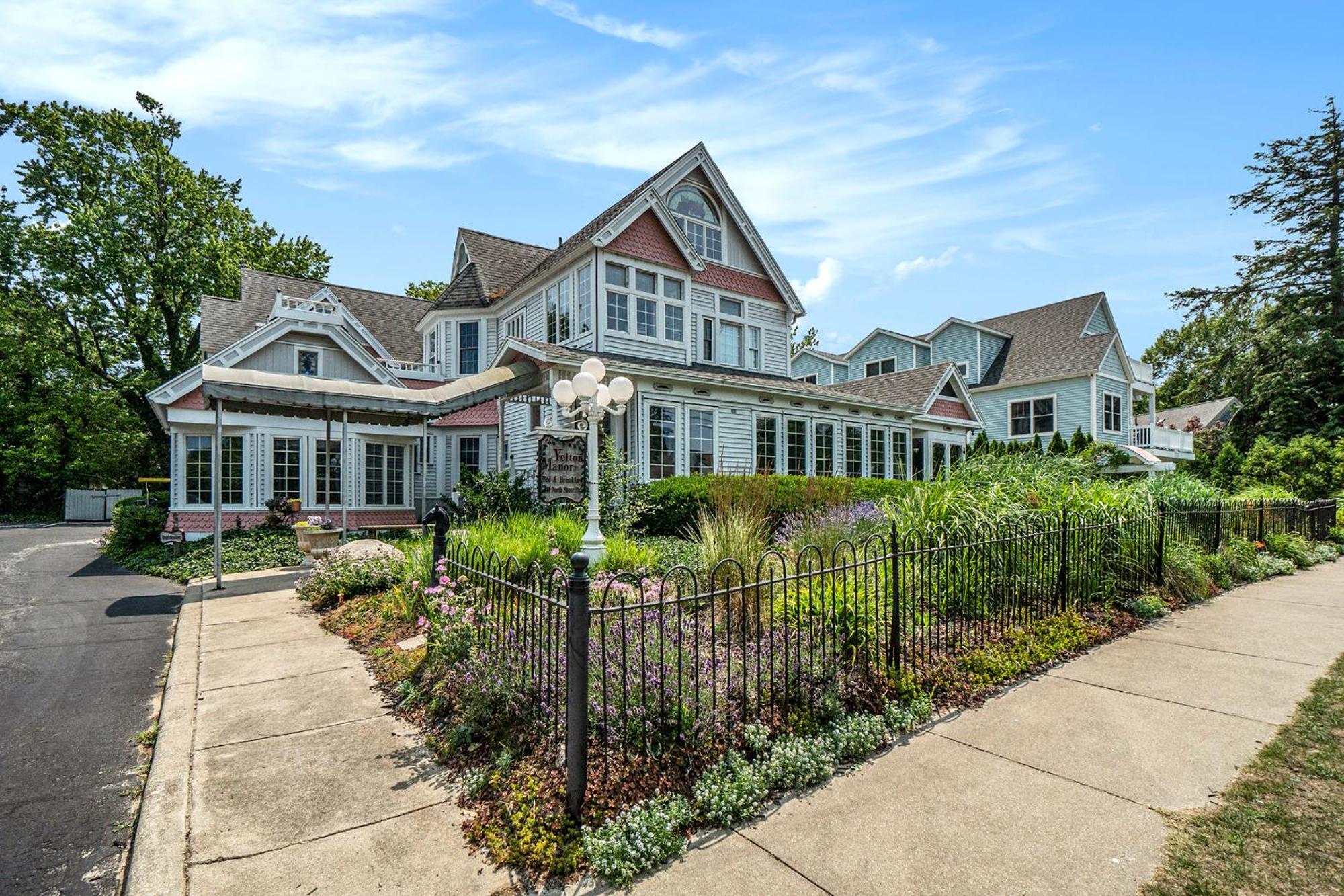 Yelton Manor Bed And Breakfast South Haven Esterno foto