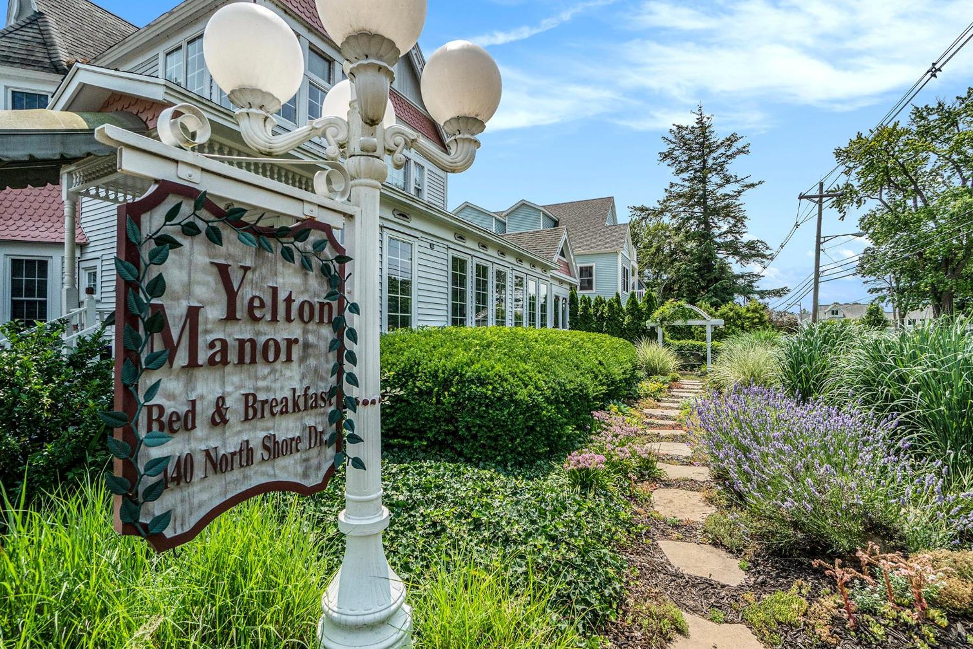 Yelton Manor Bed And Breakfast South Haven Esterno foto