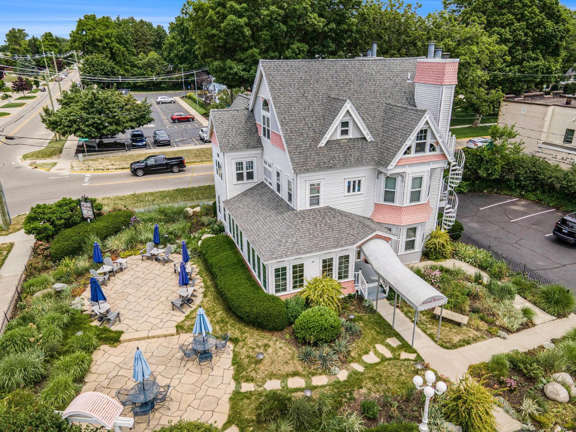 Yelton Manor Bed And Breakfast South Haven Esterno foto